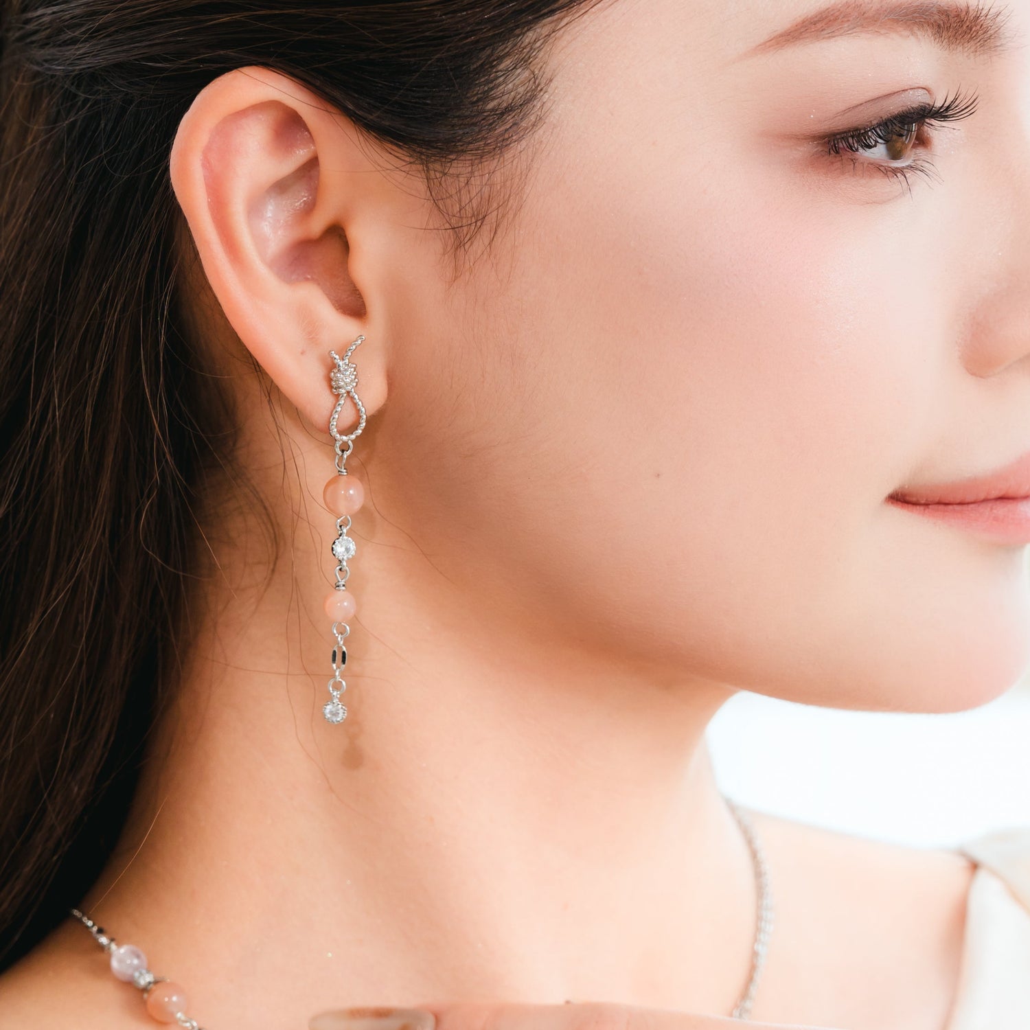 Ethere Earrings - Peach Moonstone