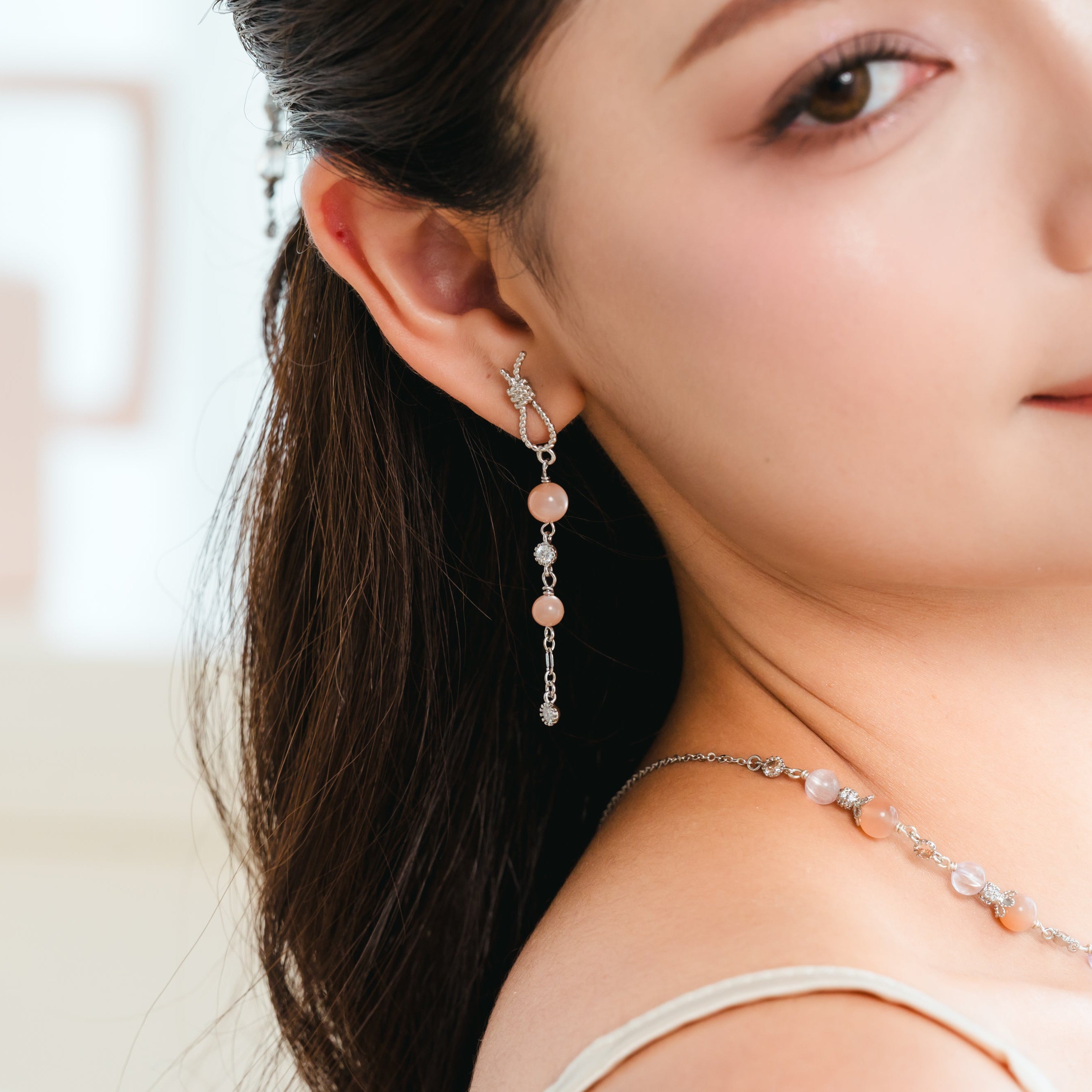 Ethere Earrings - Peach Moonstone