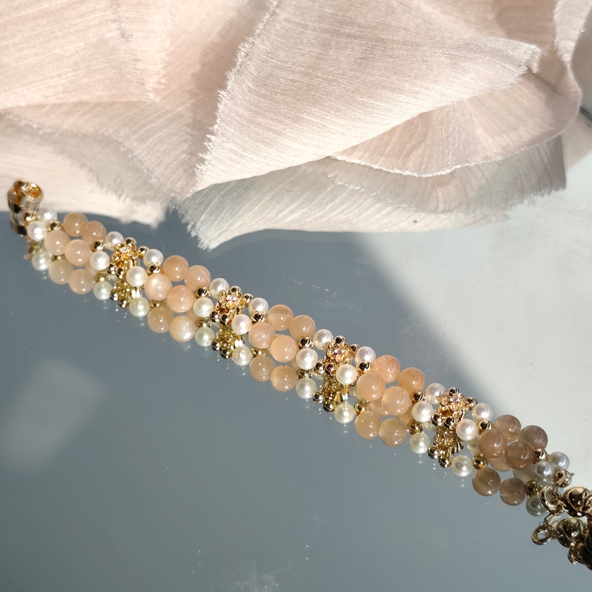 Peach Moonstone x Pearls - Hana Series Bracelet 3-in-1 Mechanism 14K Gold